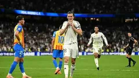 西班牙传奇门将纳瓦斯正式告别绿茵场